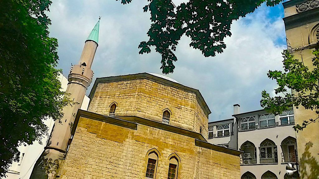 Mesquita Bajrakli no bairro de Dorćol, Belgrado