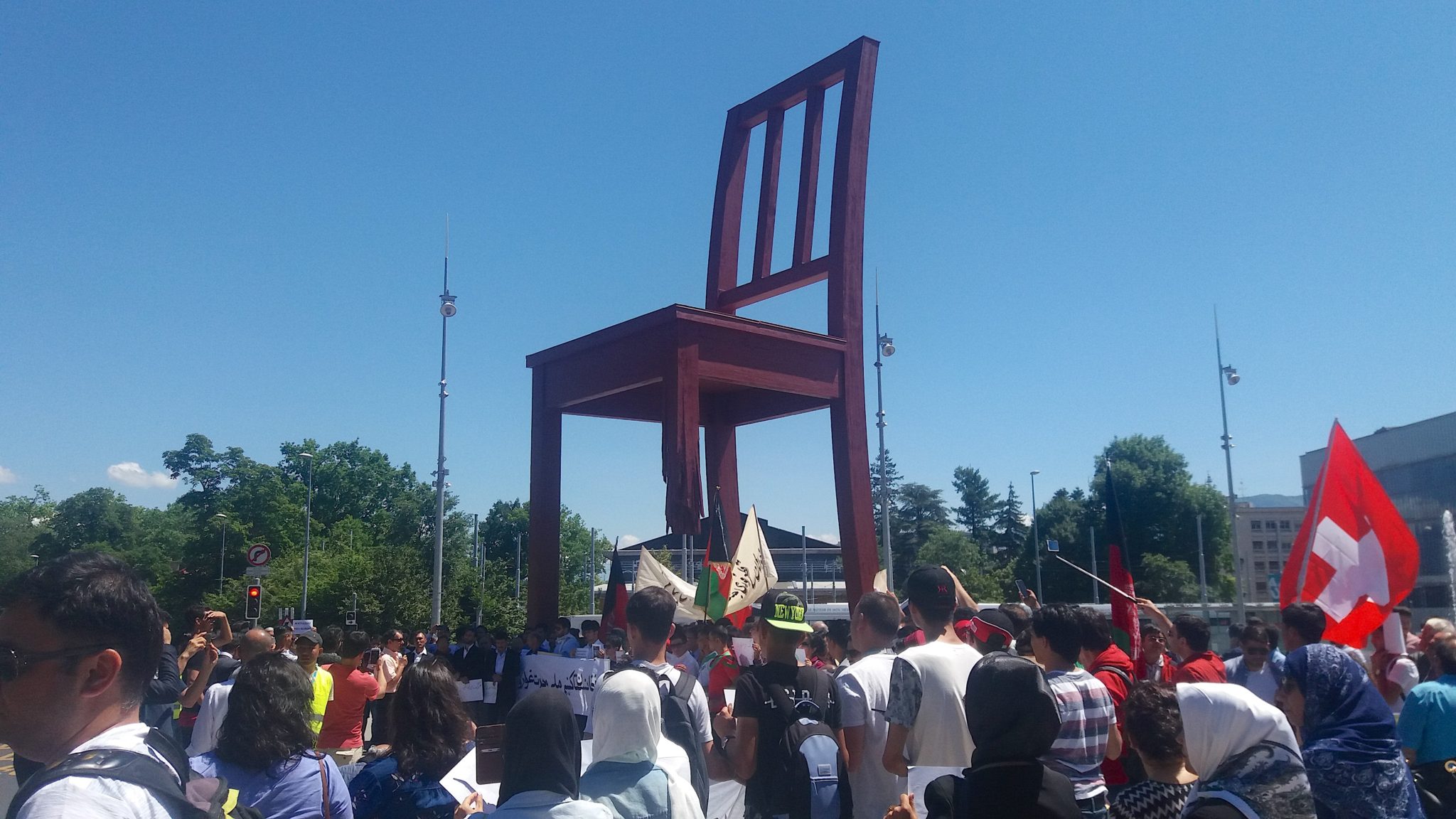 A Cadeira Quebrada, Praça das Nações, Pontos Turísticos de Genebra