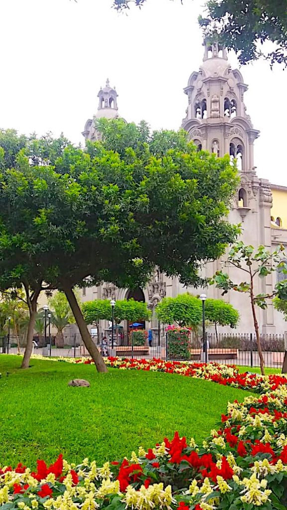 Igreja Virgen Milagrosa, Parque Kennedy