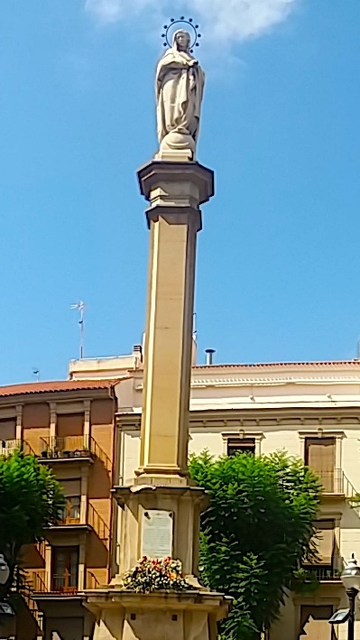 Plaza Santa Catalina, próxima ao Museu Ramón Gaya