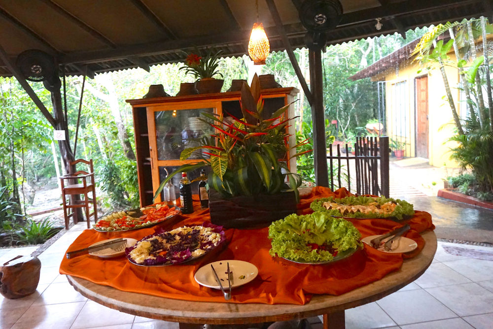 Buffet no restaurante do Amazon Ecopark