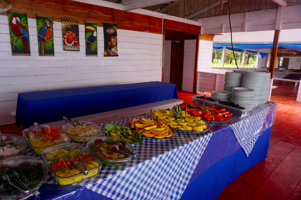 Excelente buffet no flutuante