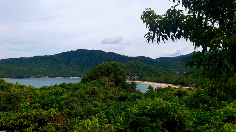 Vista panorâmica de uma das praias de Koh Phangan