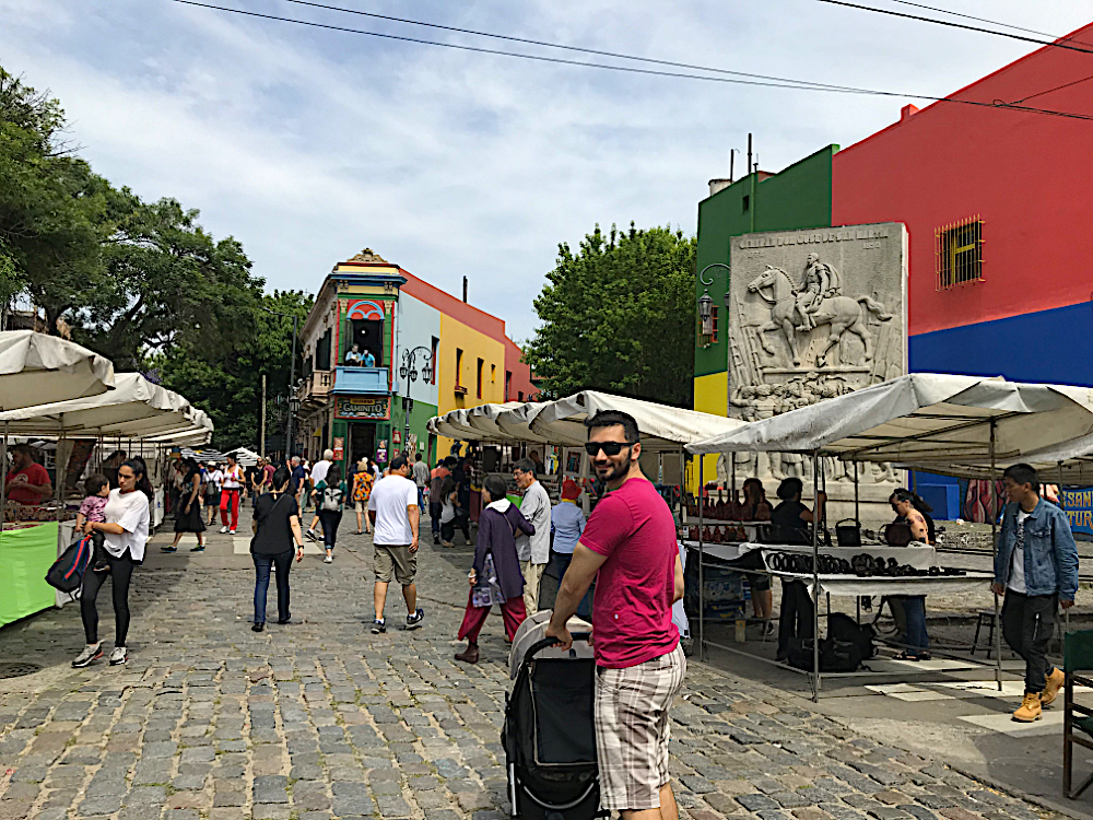 Passeando pelo Caminito, em Buenos Aires